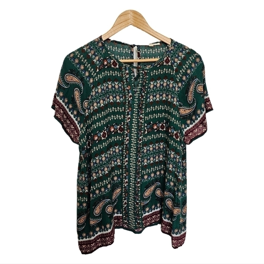 Bohemian pleated paisley green floral short sleeve keyhole top size large